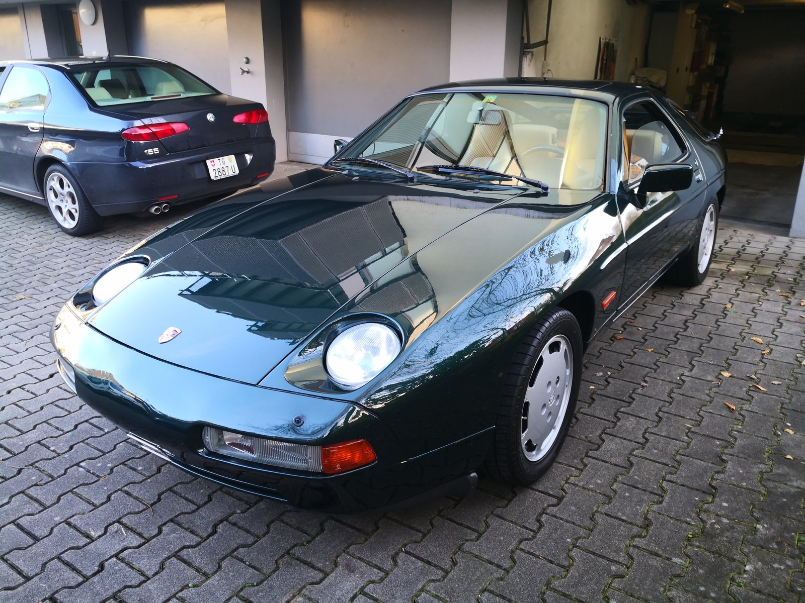 PORSCHE 928 S4, Essence, Voiture de collection, Automatique - 3