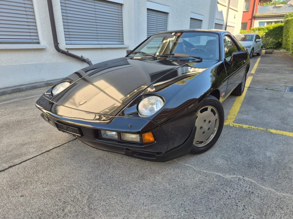 PORSCHE 928 S