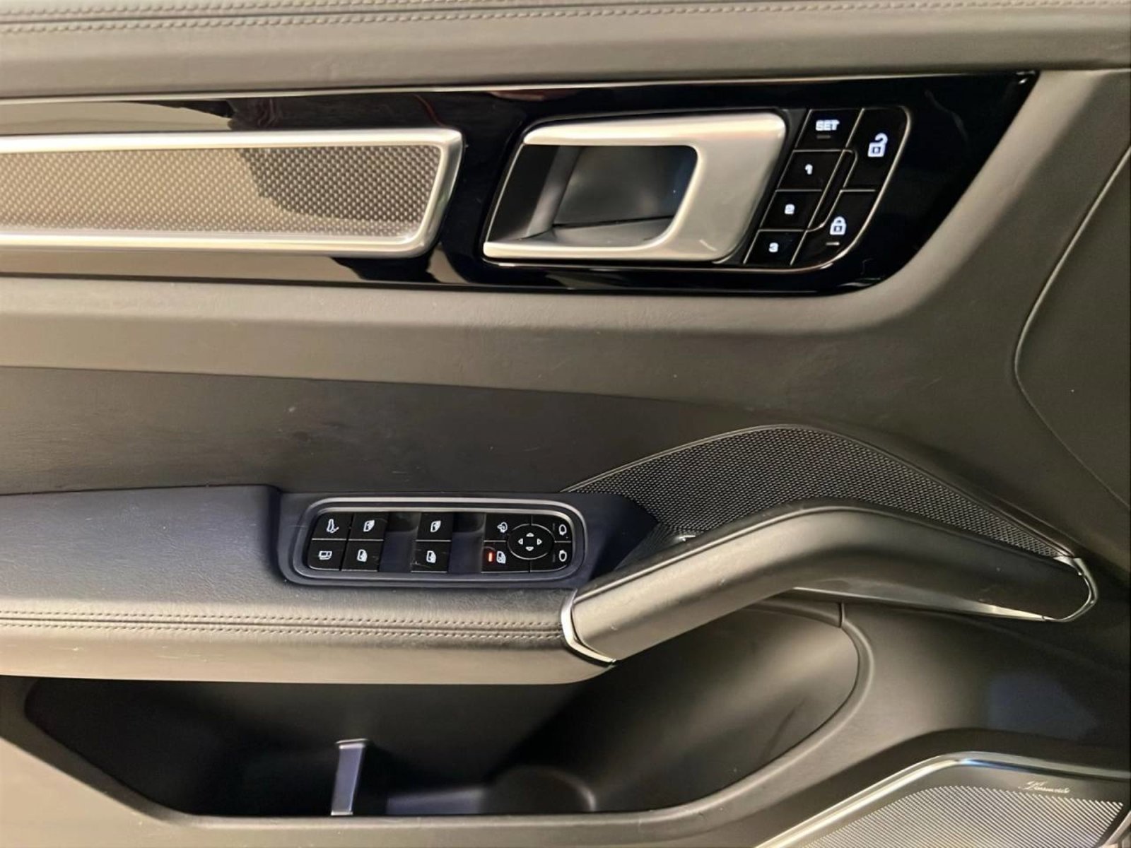 PORSCHE Cayenne Turbo S E-Hybrid Coupé, Plug-in-Hybrid Benzin/Elektro, Occasion / Gebraucht, Automatik - 4