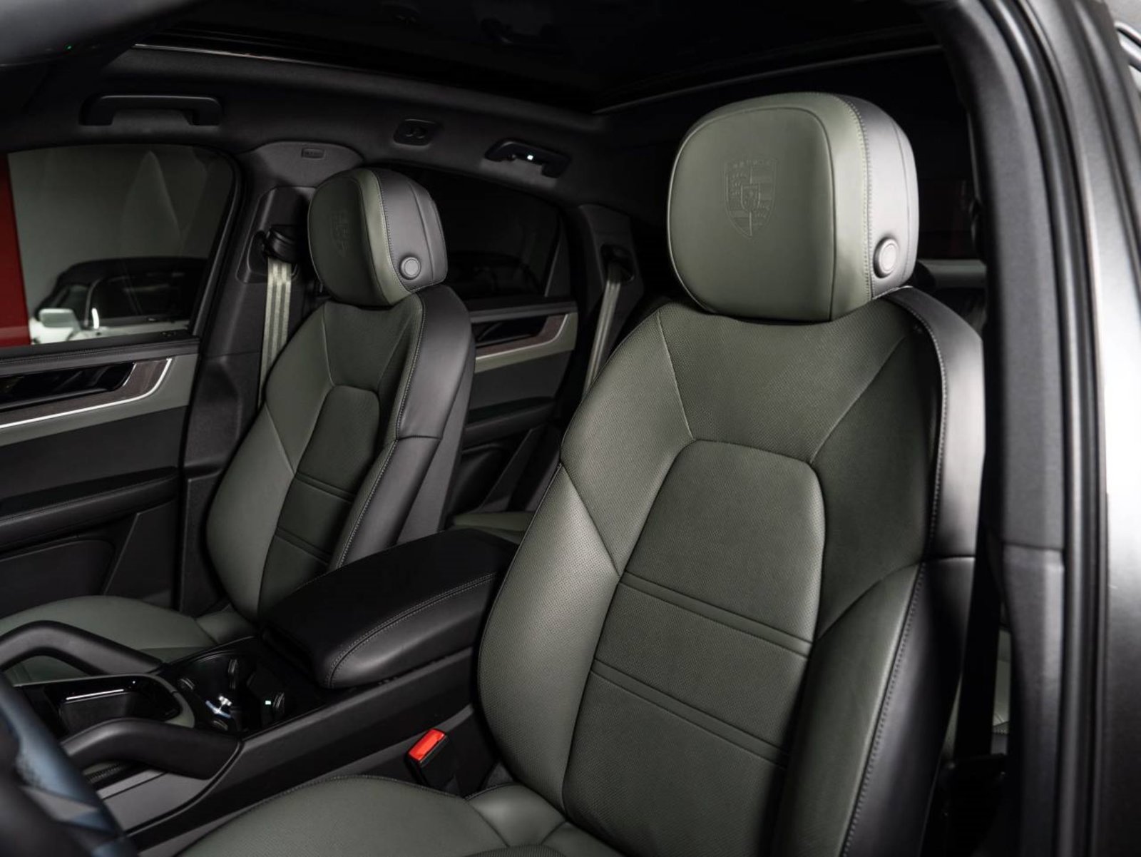PORSCHE Cayenne S E-Hybrid Coupé, Plug-in-Hybrid Petrol/Electric, Second hand / Used, Automatic - 5