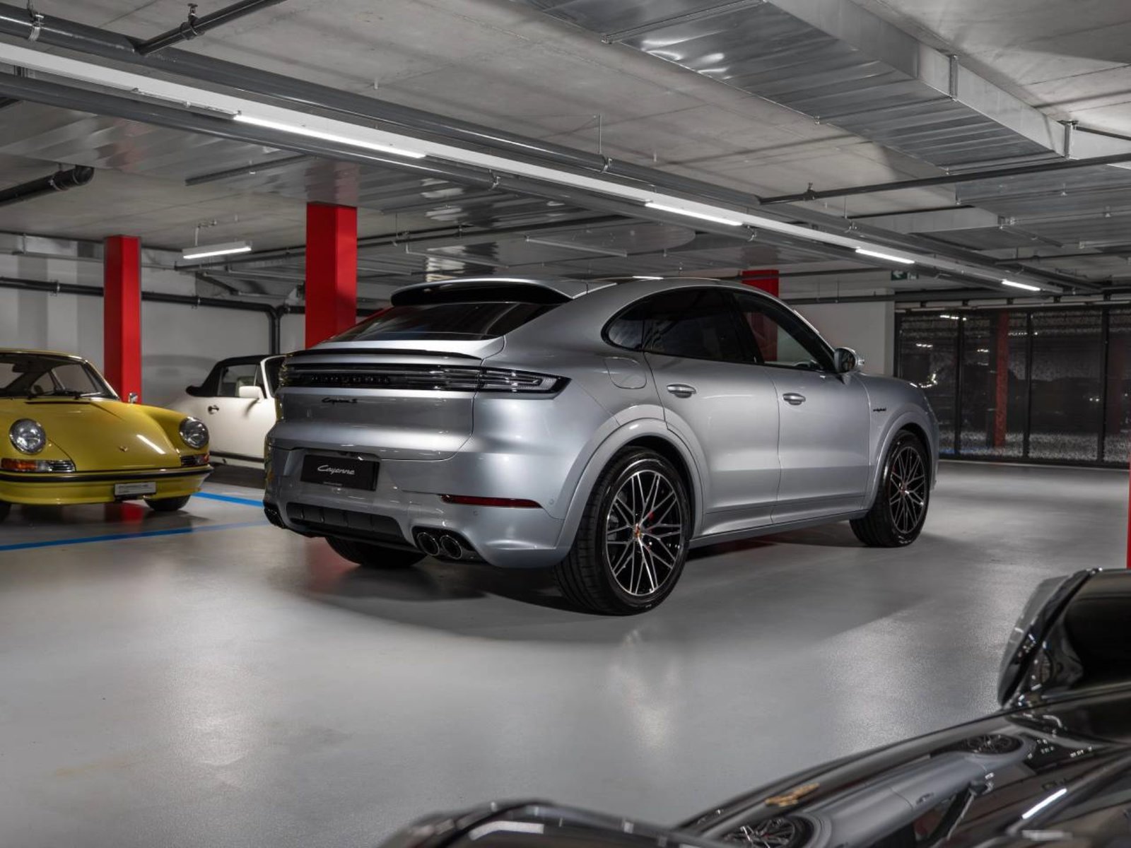 PORSCHE Cayenne S E-Hybrid Coupé Black Edition, Plug-in-Hybrid Petrol/Electric, Ex-demonstrator, Automatic - 2
