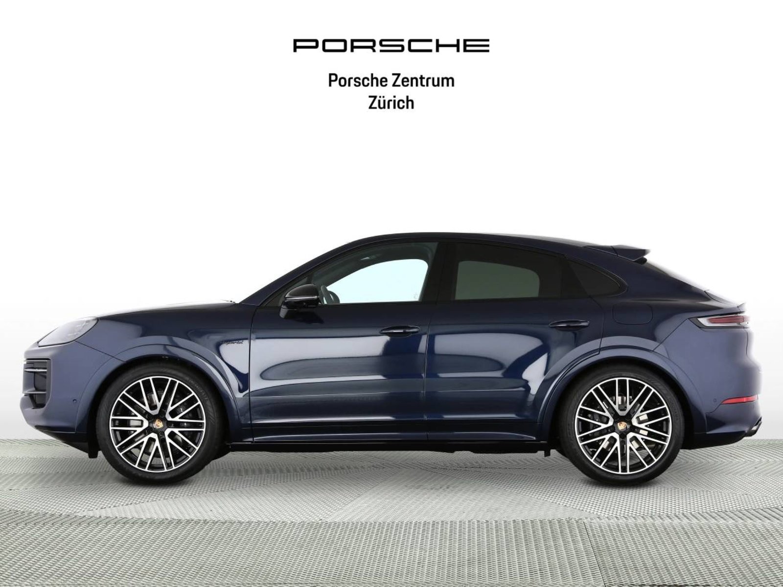 PORSCHE Cayenne E-Hybrid Coupé Black Edition, Plug-in-Hybrid Benzina/Elettrica, Auto nuove, Automatico - 2