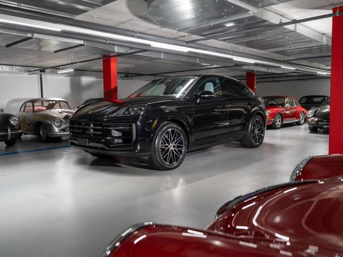 PORSCHE Cayenne E-Hybrid Coupé Black Edition, Plug-in-Hybrid Benzina/Elettrica, Auto nuove, Automatico