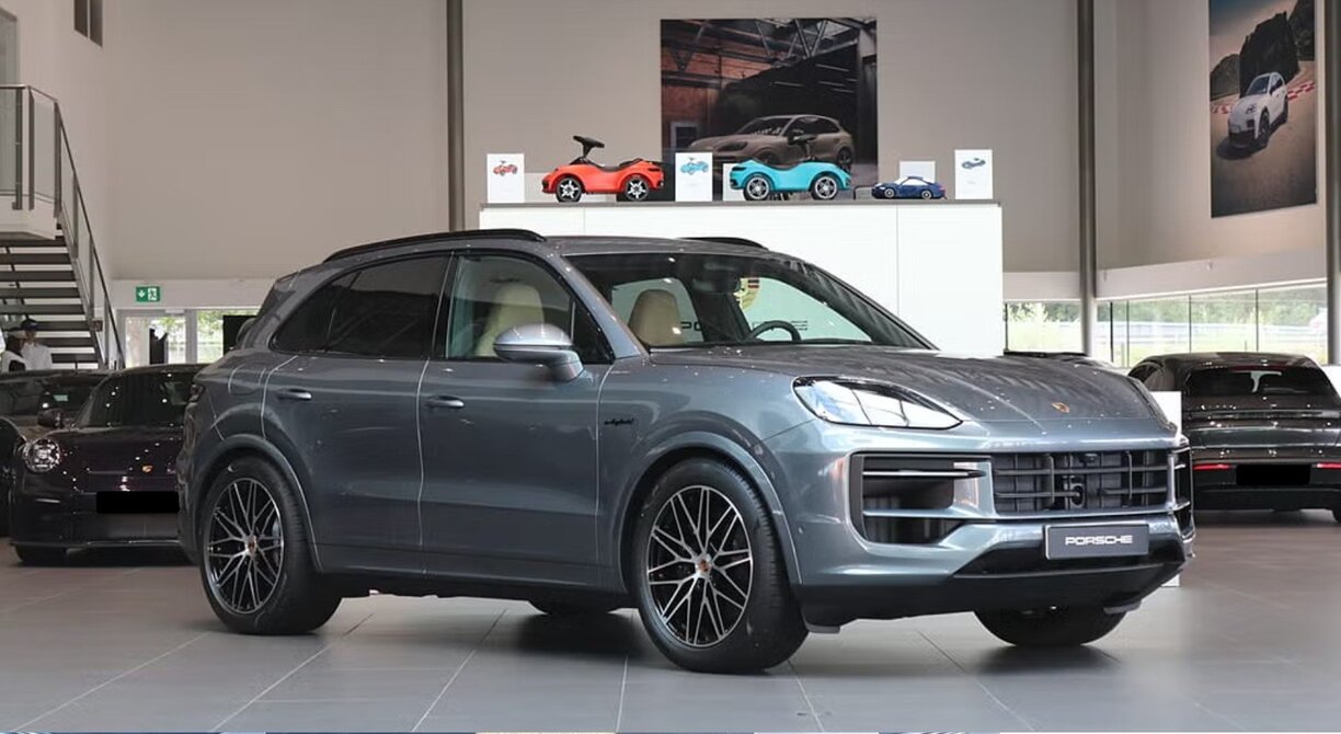 PORSCHE Cayenne E-Hybrid Black Edition Tiptronic