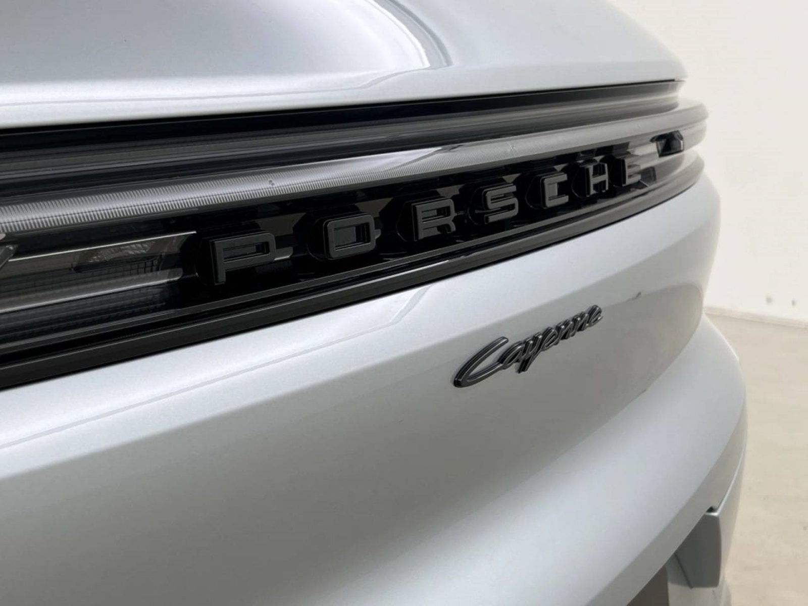 PORSCHE Cayenne E-Hybrid Black Edition, Plug-in-Hybrid Petrol/Electric, New car, Automatic - 7