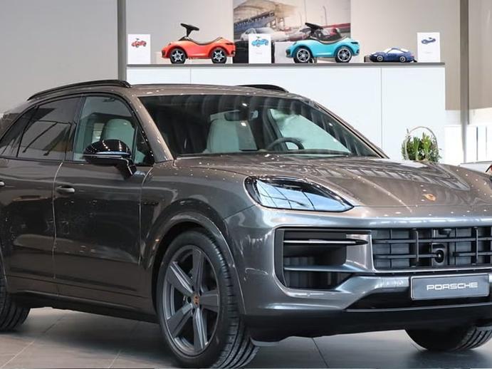 PORSCHE Cayenne E-Hybrid Tiptronic, Plug-in-Hybrid Petrol/Electric, New car, Automatic