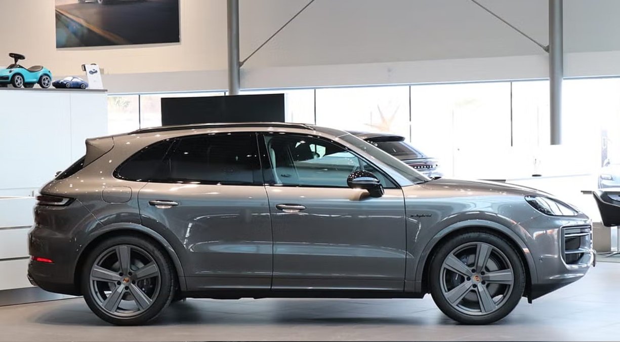 PORSCHE Cayenne E-Hybrid Tiptronic, Plug-in-Hybrid Benzina/Elettrica, Auto nuove, Automatico - 2