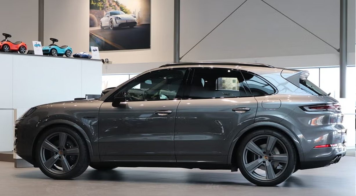 PORSCHE Cayenne E-Hybrid Tiptronic, Plug-in-Hybrid Benzina/Elettrica, Auto nuove, Automatico - 5
