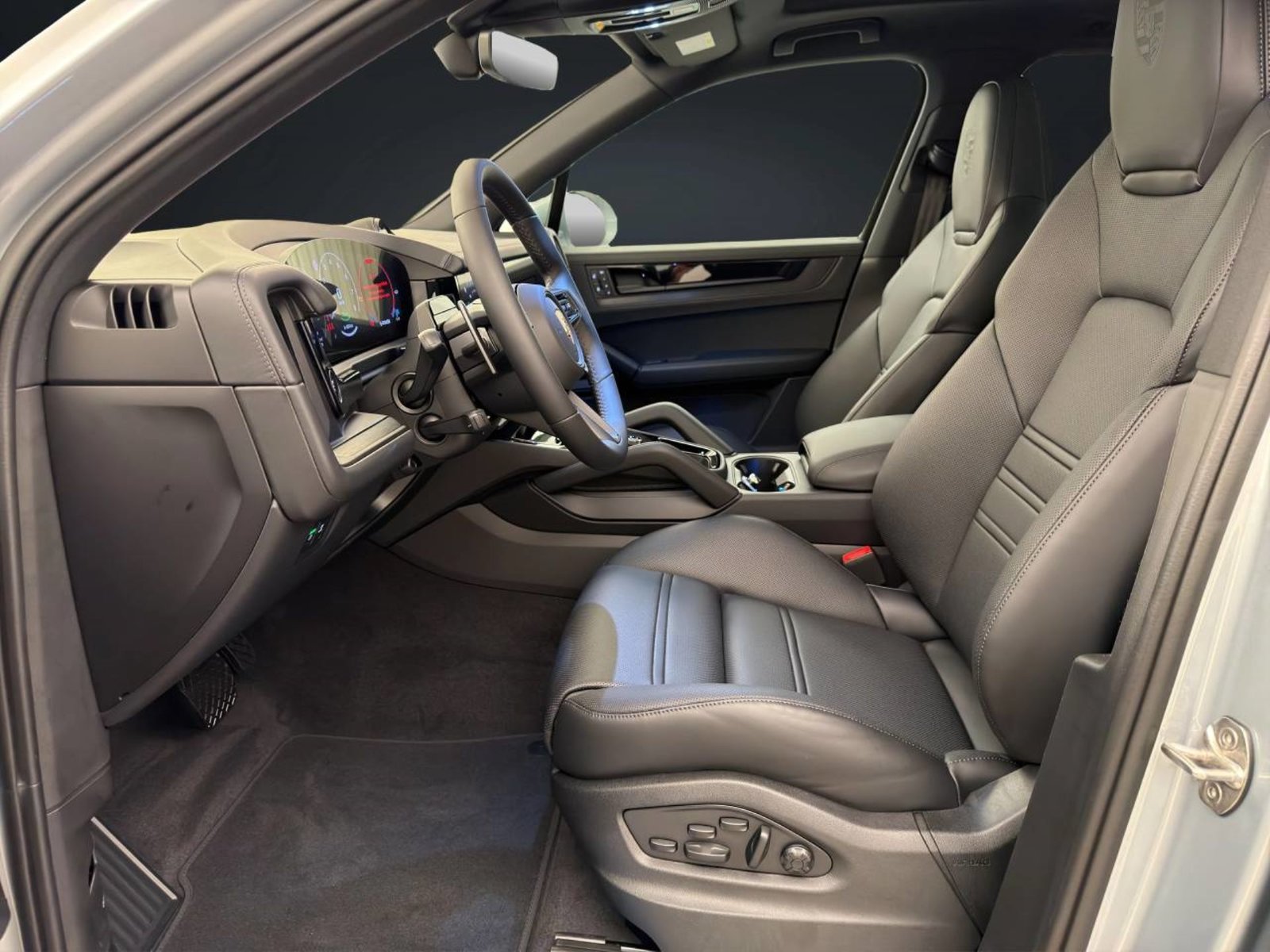 PORSCHE Cayenne E-Hybrid Black Edition, Plug-in-Hybrid Petrol/Electric, New car, Automatic - 5