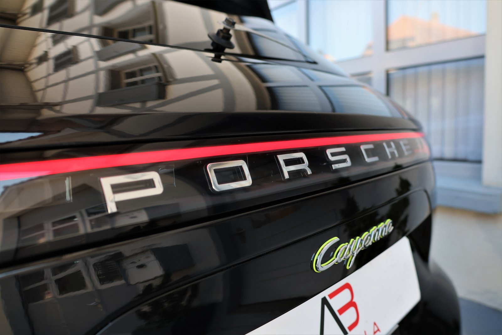 PORSCHE Cayenne E-Hybrid (CH) "Approved Garantie bis 05/2026", Hybride Rechargeable Essence/Électricité, Occasion / Utilisé, Automatique - 4