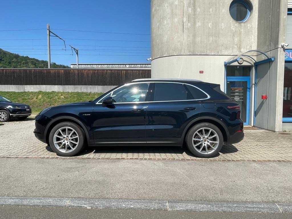 PORSCHE Cayenne E-Hybrid, Plug-in-Hybrid Petrol/Electric, Second hand / Used, Automatic - 4