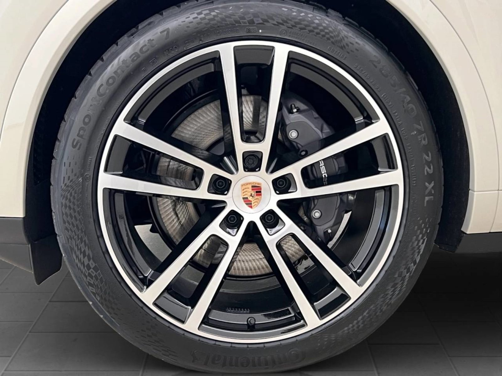 PORSCHE Cayenne E-Hybrid, Plug-in-Hybrid Benzin/Elektro, Occasion / Gebraucht, Automatik - 7