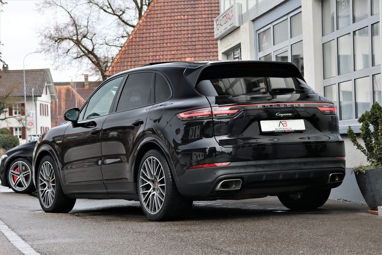 PORSCHE Cayenne E-Hybrid, Plug-in-Hybrid Petrol/Electric, Second hand / Used, Automatic - 2