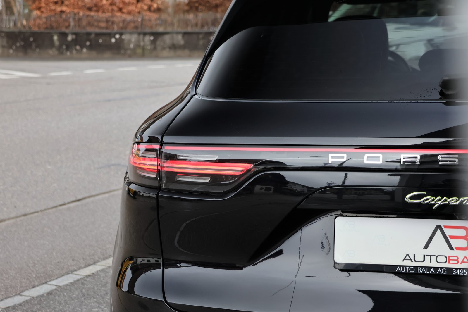 PORSCHE Cayenne E-Hybrid, Plug-in-Hybrid Petrol/Electric, Second hand / Used, Automatic - 4