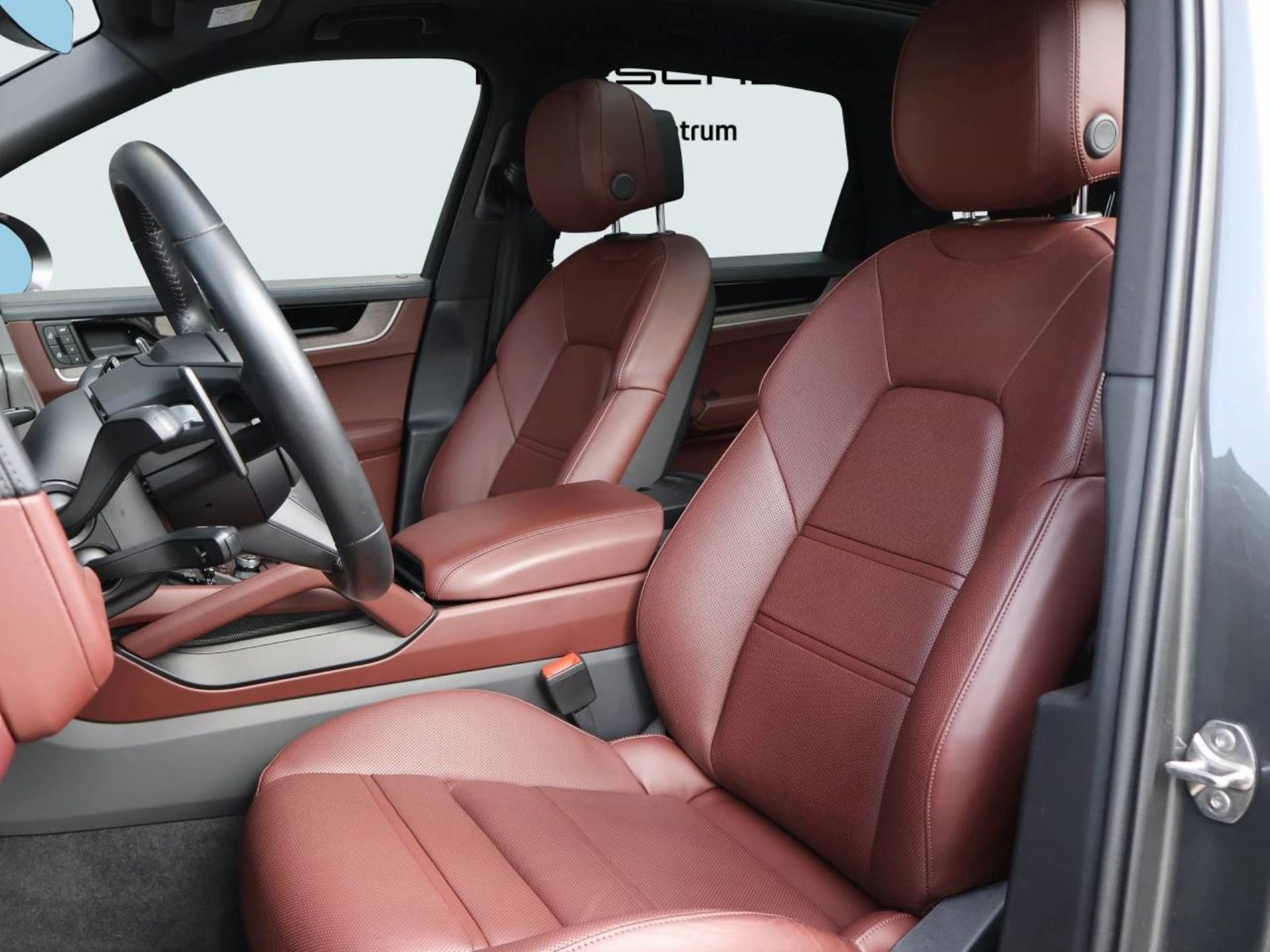 PORSCHE Cayenne E-Hybrid, Plug-in-Hybrid Petrol/Electric, Second hand / Used, Automatic - 5