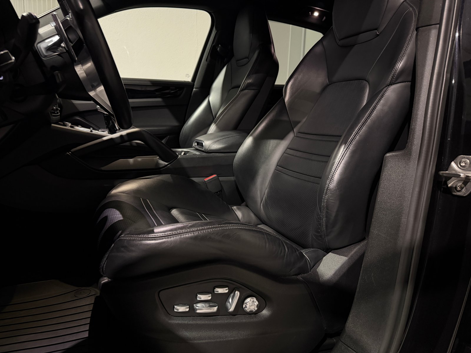 PORSCHE Cayenne E-Hybrid AHK 3500KG, Plug-in-Hybrid Benzina/Elettrica, Occasioni / Usate, Automatico - 7