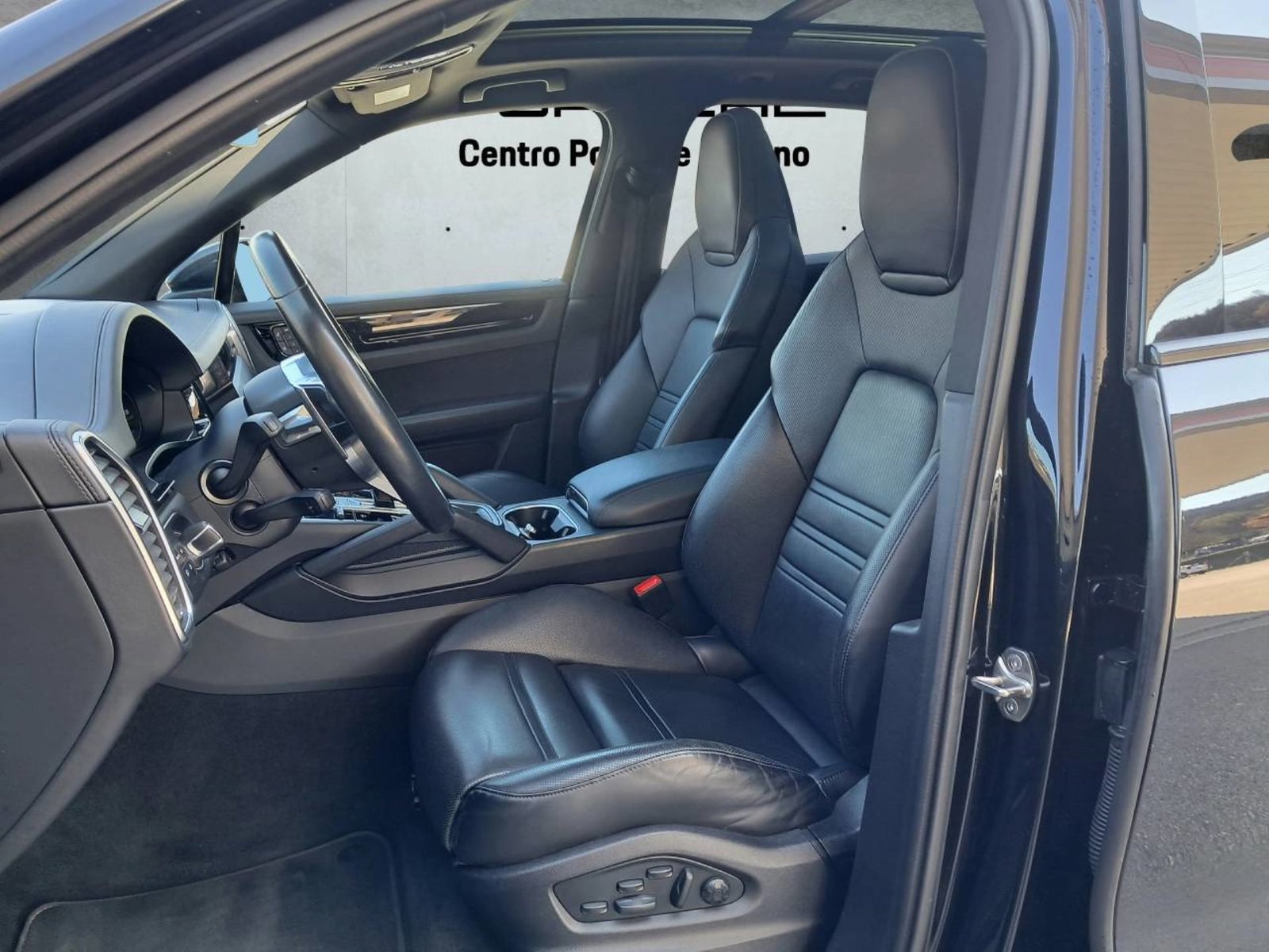 PORSCHE Cayenne E-Hybrid, Plug-in-Hybrid Benzin/Elektro, Occasion / Gebraucht, Automatik - 5