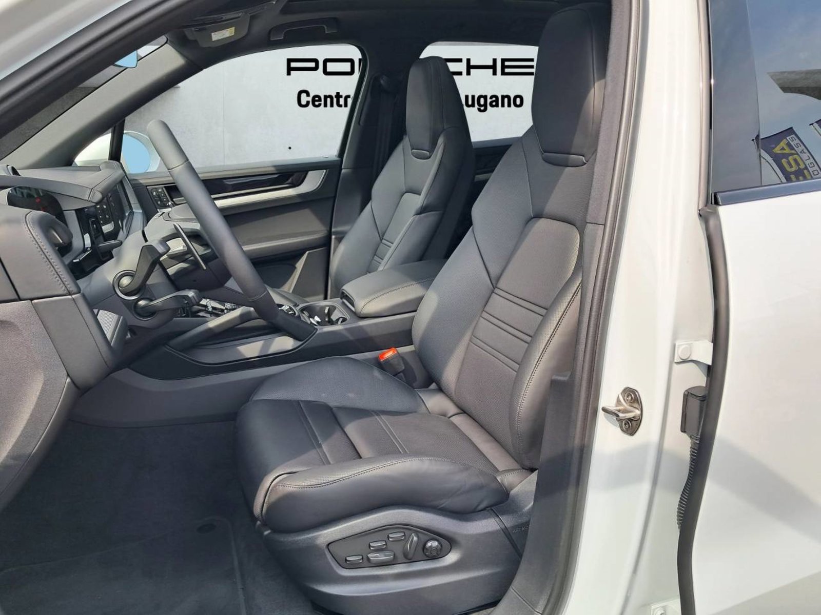 PORSCHE Cayenne E-Hybrid, Hybride Rechargeable Essence/Électricité, Voiture de démonstration, Automatique - 5