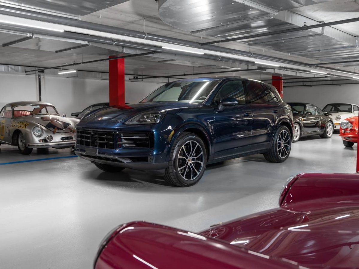 PORSCHE Cayenne E-Hybrid, Plug-in-Hybrid Petrol/Electric, New car, Automatic