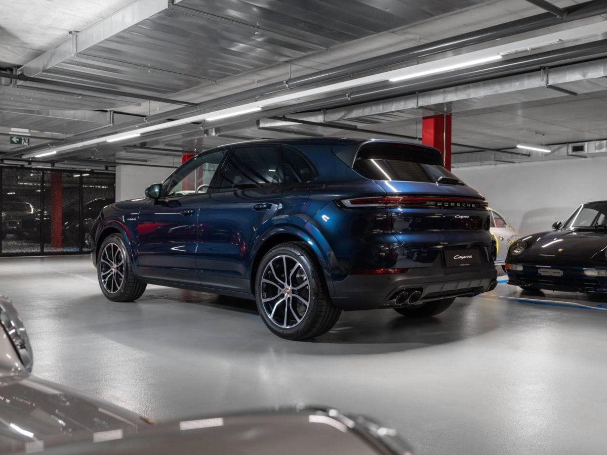 PORSCHE Cayenne E-Hybrid, Plug-in-Hybrid Petrol/Electric, New car, Automatic - 3