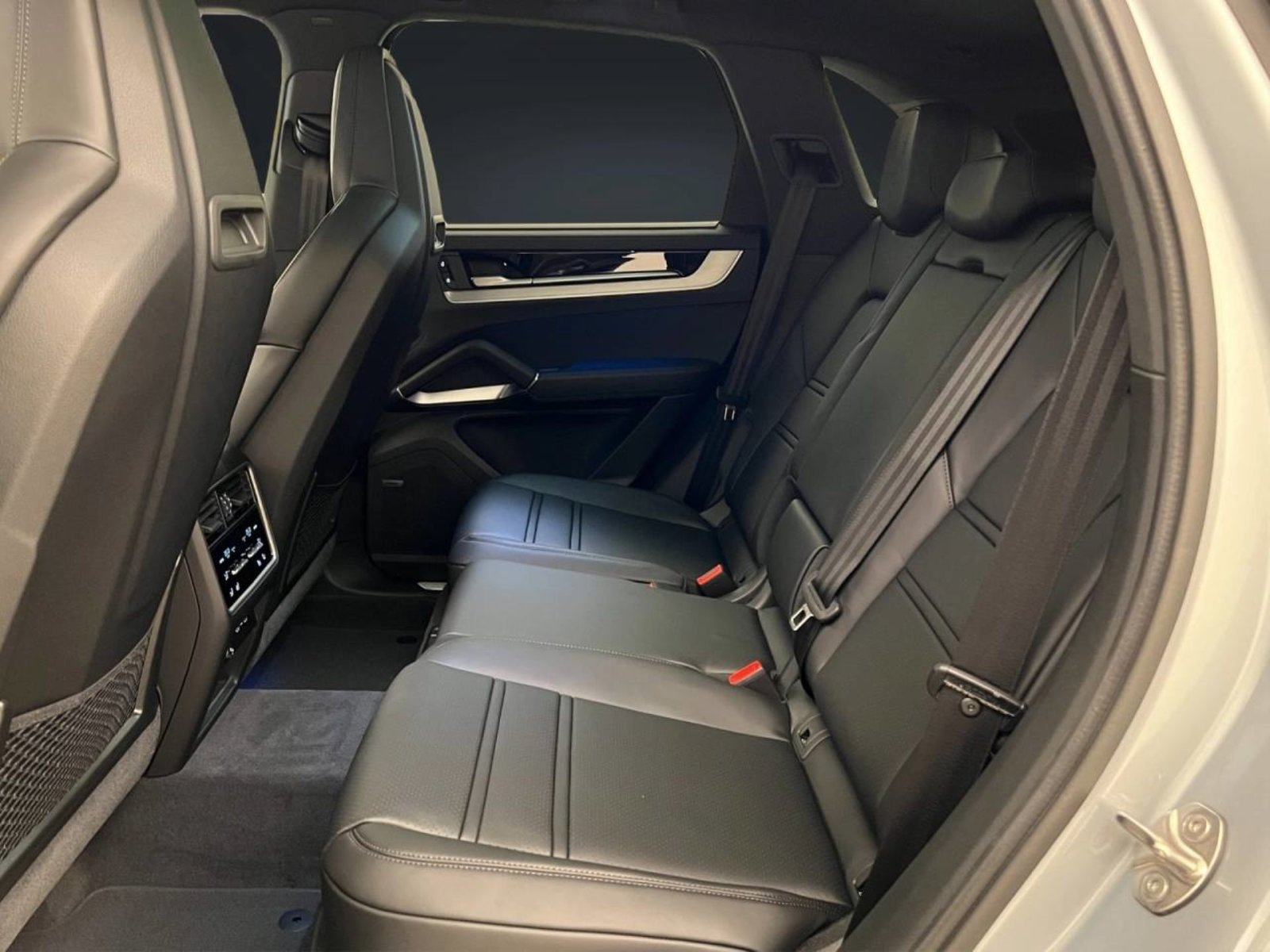 PORSCHE Cayenne E-Hybrid Black Edition, Plug-in-Hybrid Benzina/Elettrica, Auto nuove, Automatico - 5