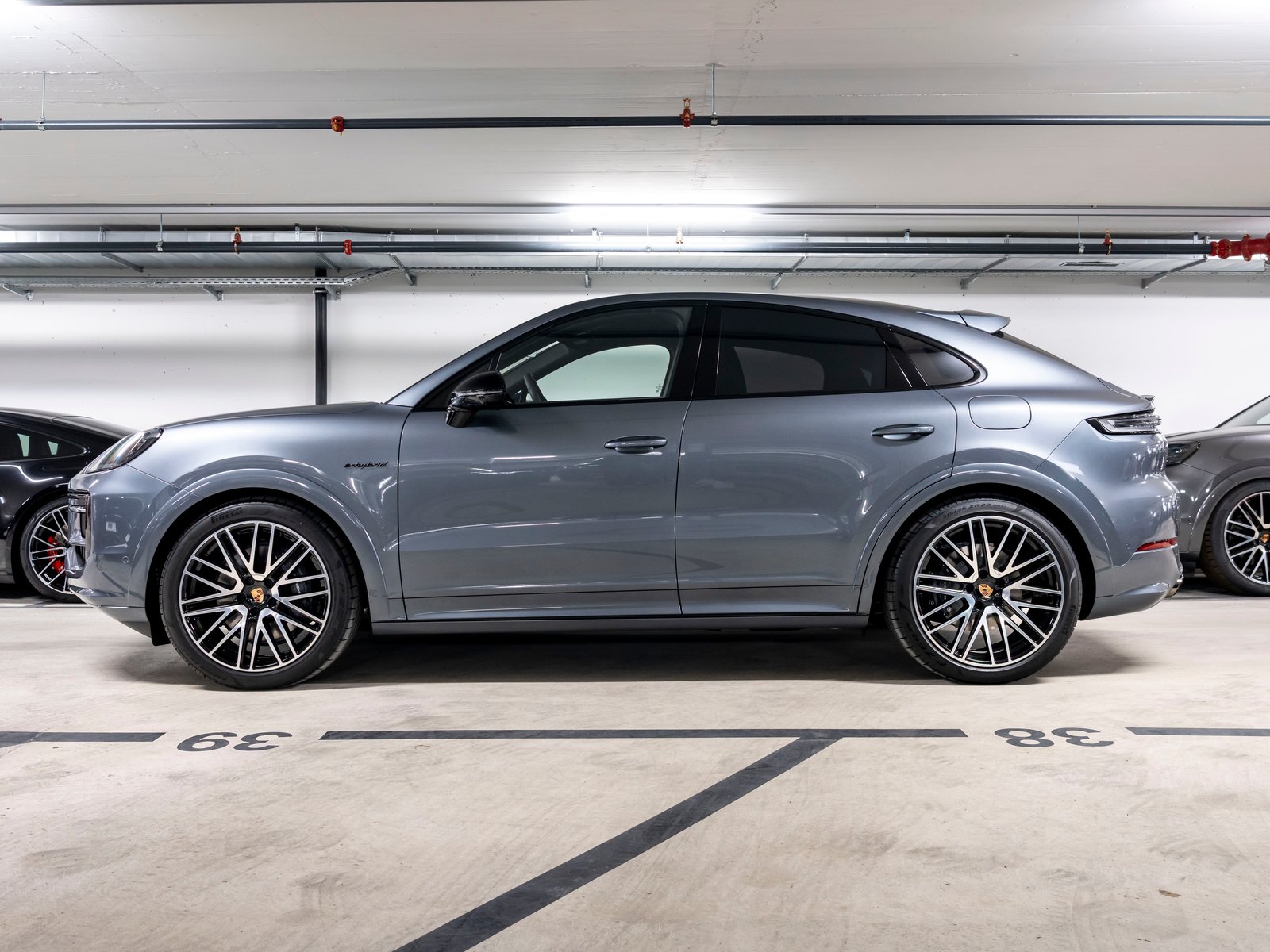 PORSCHE Cayenne Coupé E-Hybrid Black Edition Tiptronic, Plug-in-Hybrid Benzina/Elettrica, Auto nuove, Automatico - 2