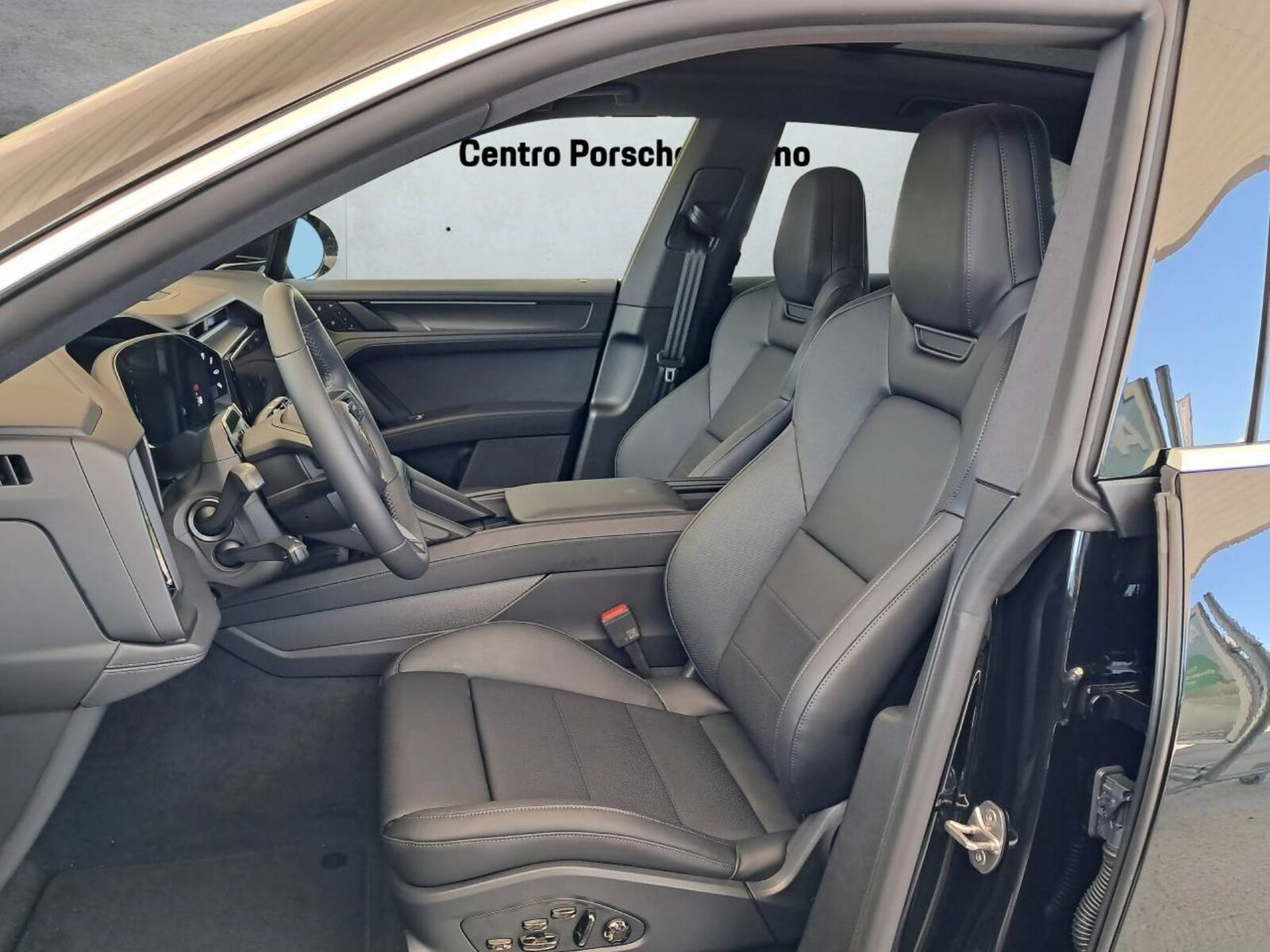PORSCHE Cayenne S Electric, Electric, New car, Automatic - 5