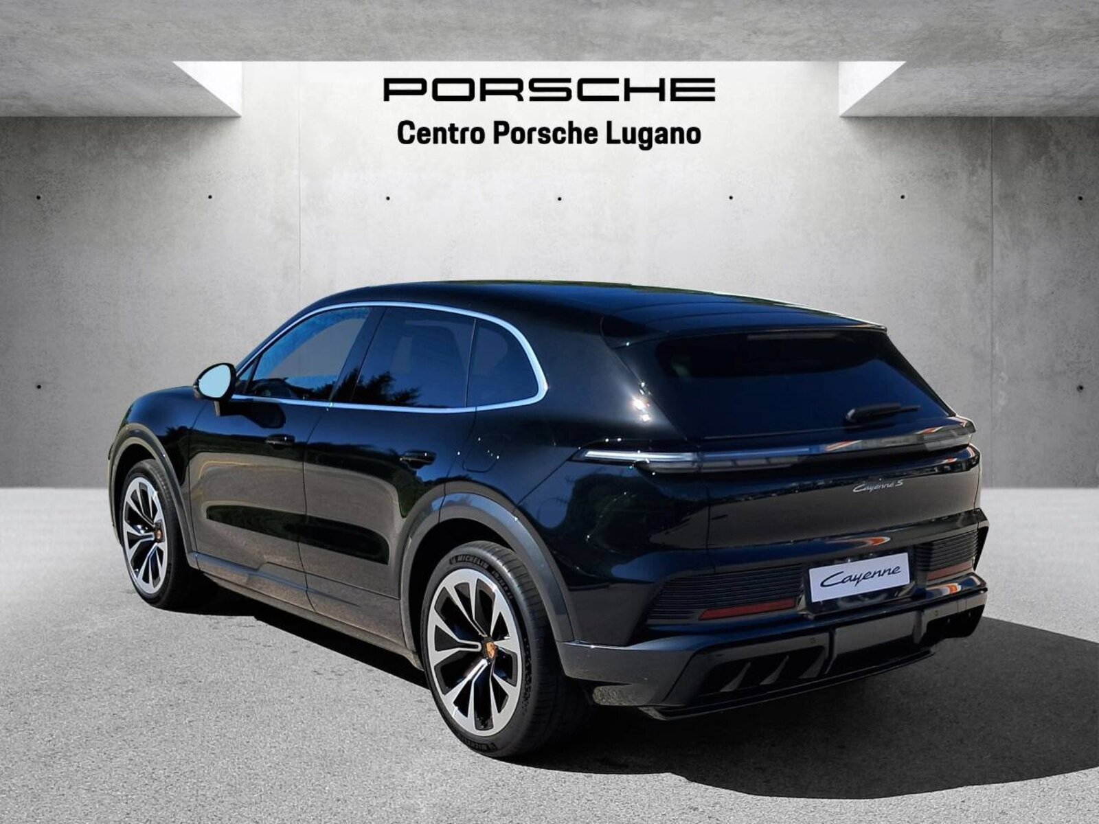 PORSCHE Cayenne S Electric, Electric, New car, Automatic - 7