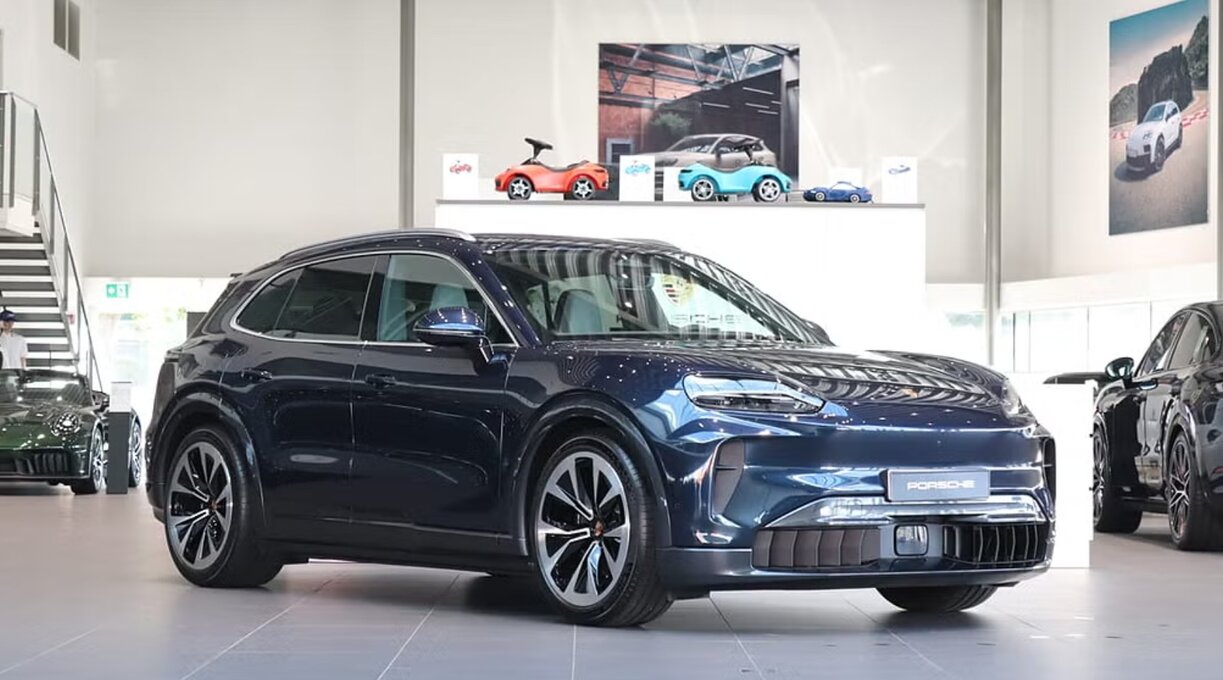 PORSCHE Cayenne Electric 113 kWh