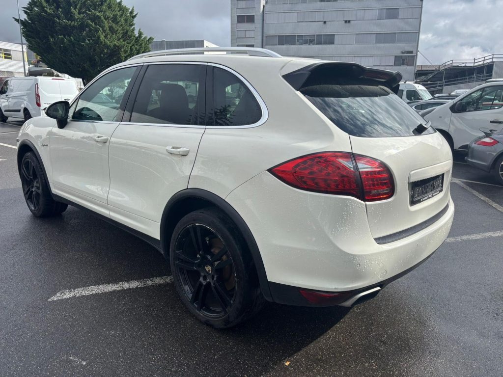 PORSCHE CAYENNE 3.0 V6 S Hybrid, Full-Hybrid Petrol/Electric, Second hand / Used, Automatic - 3