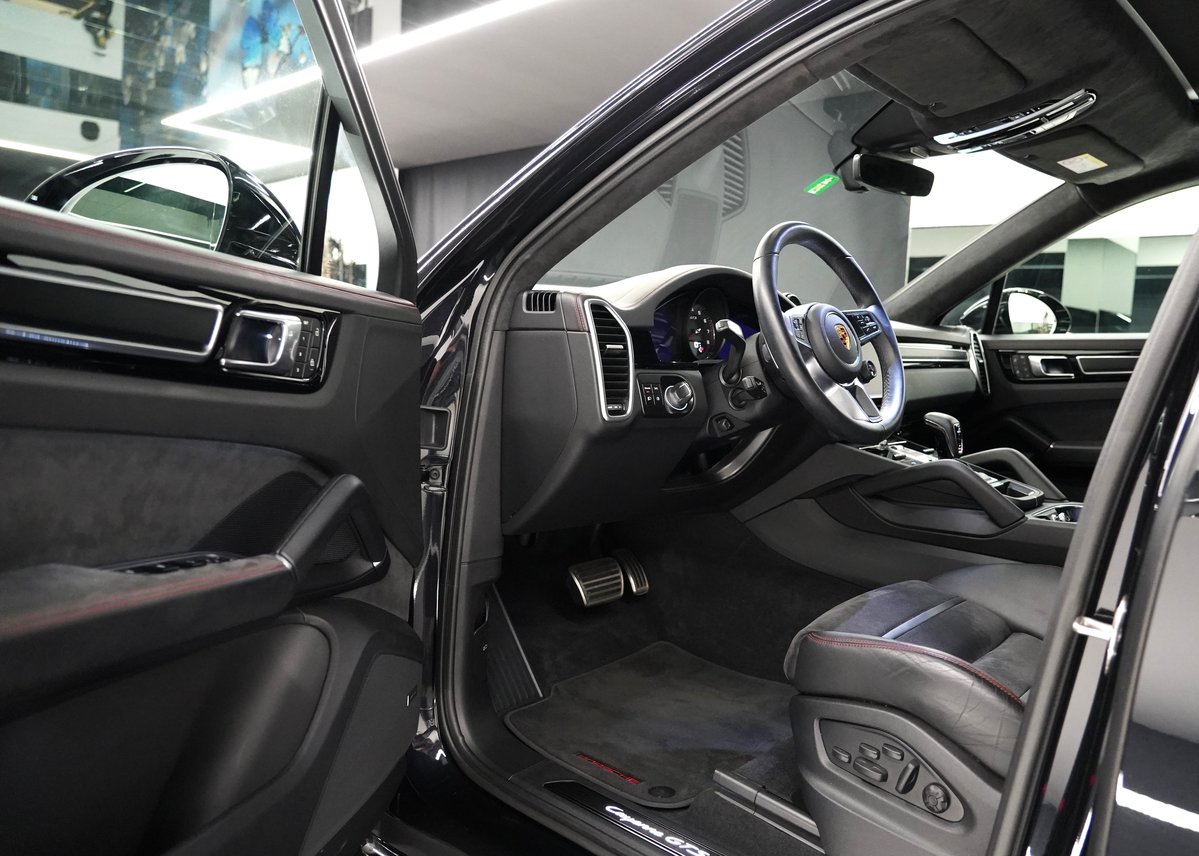 PORSCHE Cayenne GTS Coupé, Benzin, Occasion / Gebraucht, Automatik - 7