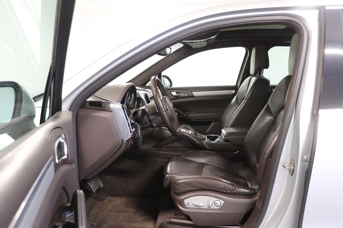 PORSCHE Cayenne S Hybrid, Hybride Rechargeable Essence/Électricité, Occasion / Utilisé, Automatique - 6