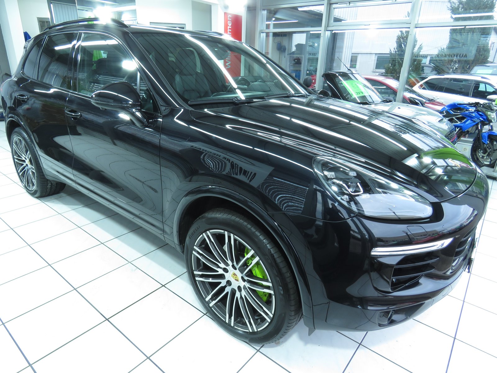PORSCHE Cayenne S E-Hybrid, Plug-in-Hybrid Benzina/Elettrica, Occasioni / Usate, Automatico - 3