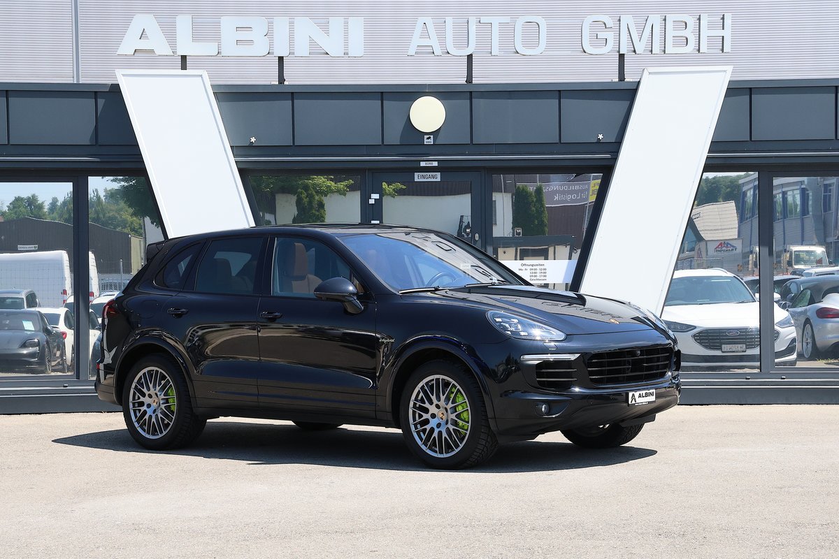 PORSCHE Cayenne S E-Hybrid, Plug-in-Hybrid Petrol/Electric, Second hand / Used, Automatic - 2
