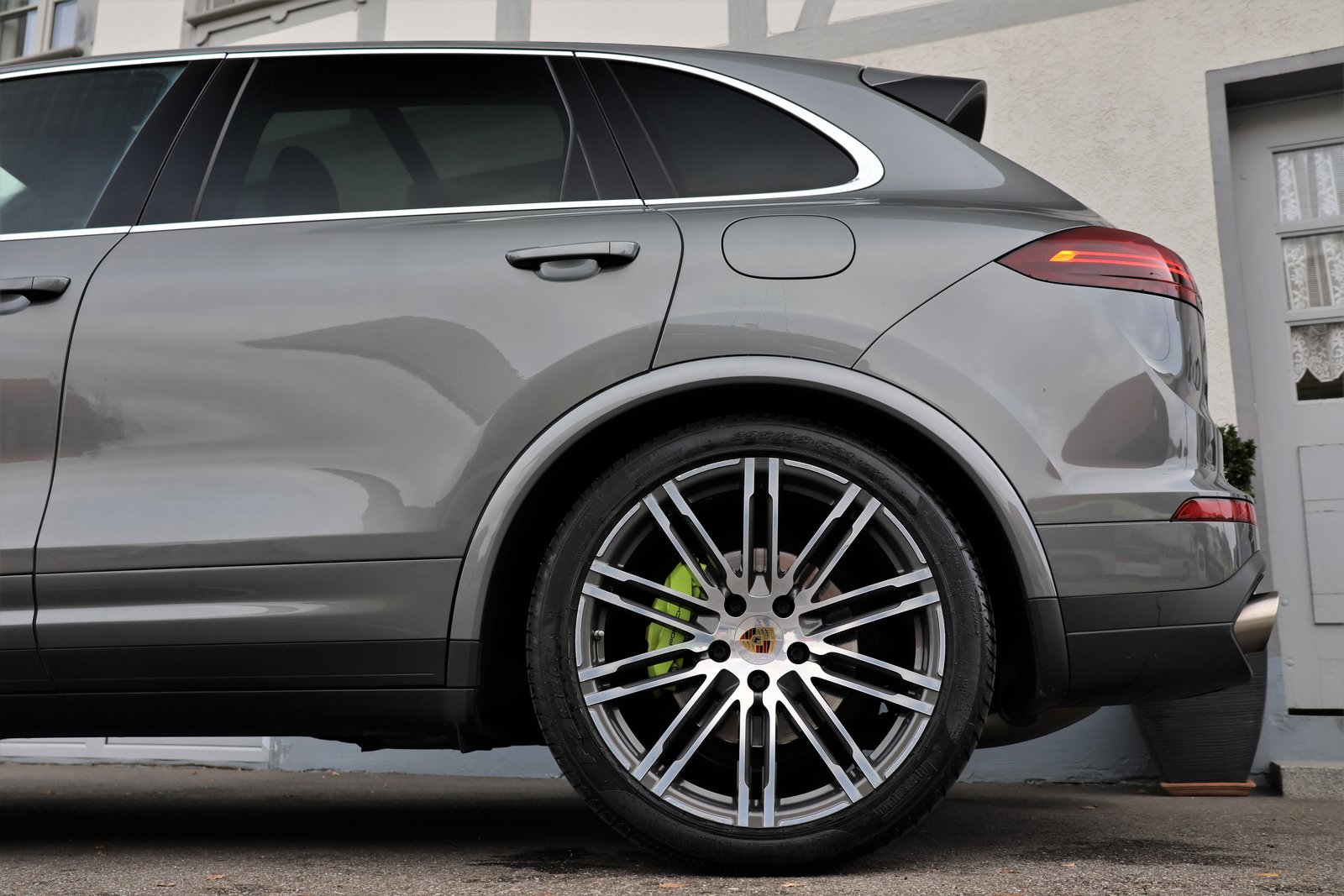 PORSCHE Cayenne S E-Hybrid, Hybride Rechargeable Essence/Électricité, Occasion / Utilisé, Automatique - 6