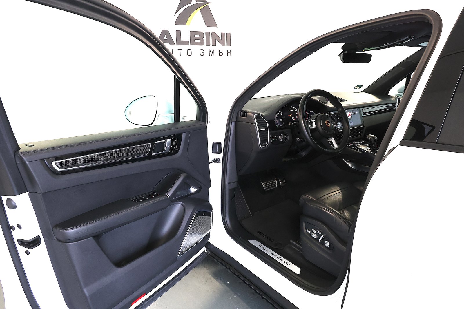 PORSCHE Cayenne Turbo, Petrol, Second hand / Used, Automatic - 6