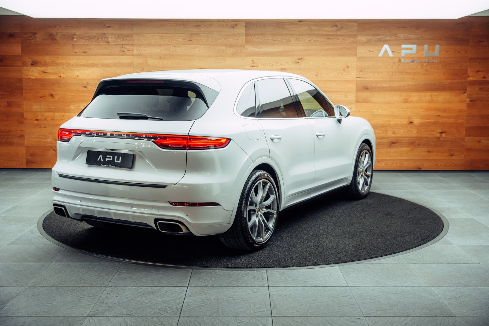PORSCHE Cayenne, Petrol, Second hand / Used, Automatic - 2