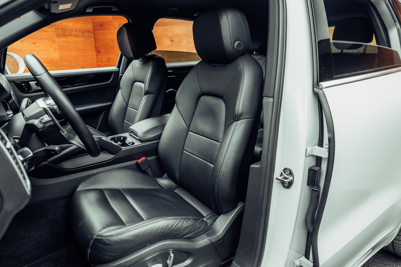 PORSCHE Cayenne, Petrol, Second hand / Used, Automatic - 6