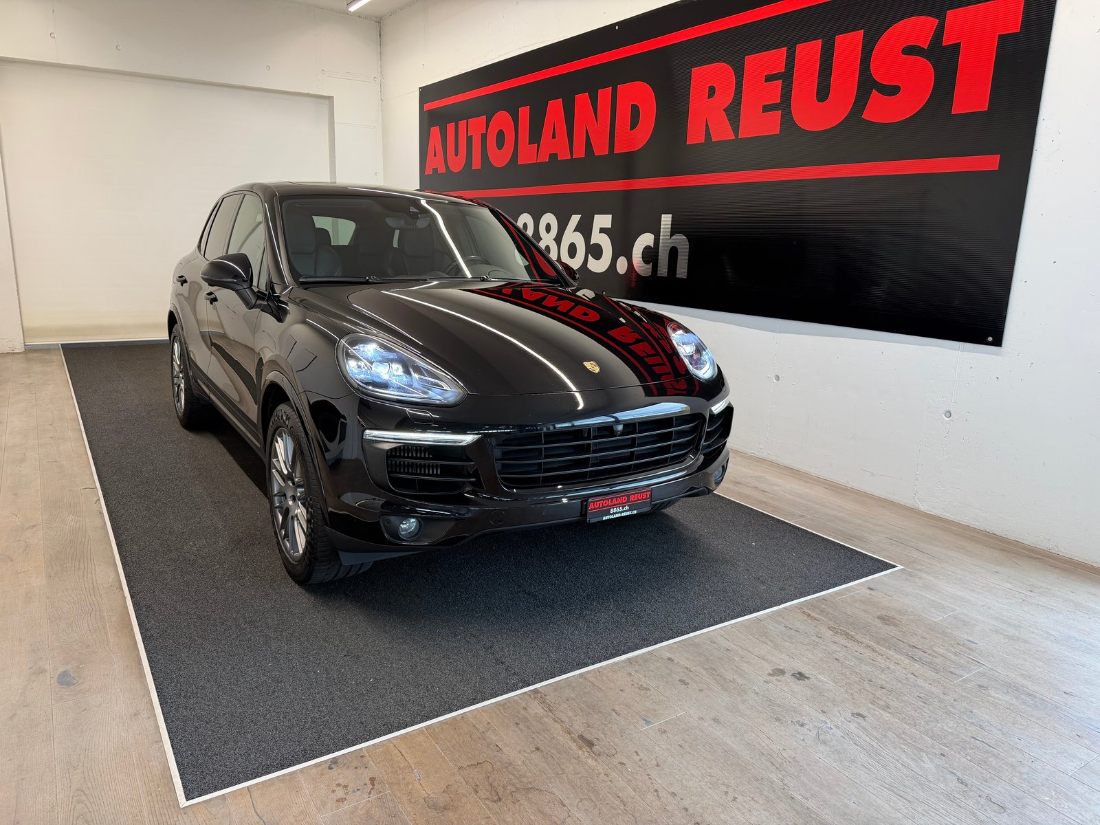 PORSCHE Cayenne Diesel Platinum Edition