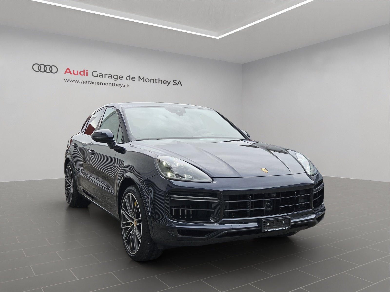 PORSCHE Cayenne Turbo Coupé S E-Hybrid, Plug-in-Hybrid Petrol/Electric, Second hand / Used, Automatic - 3