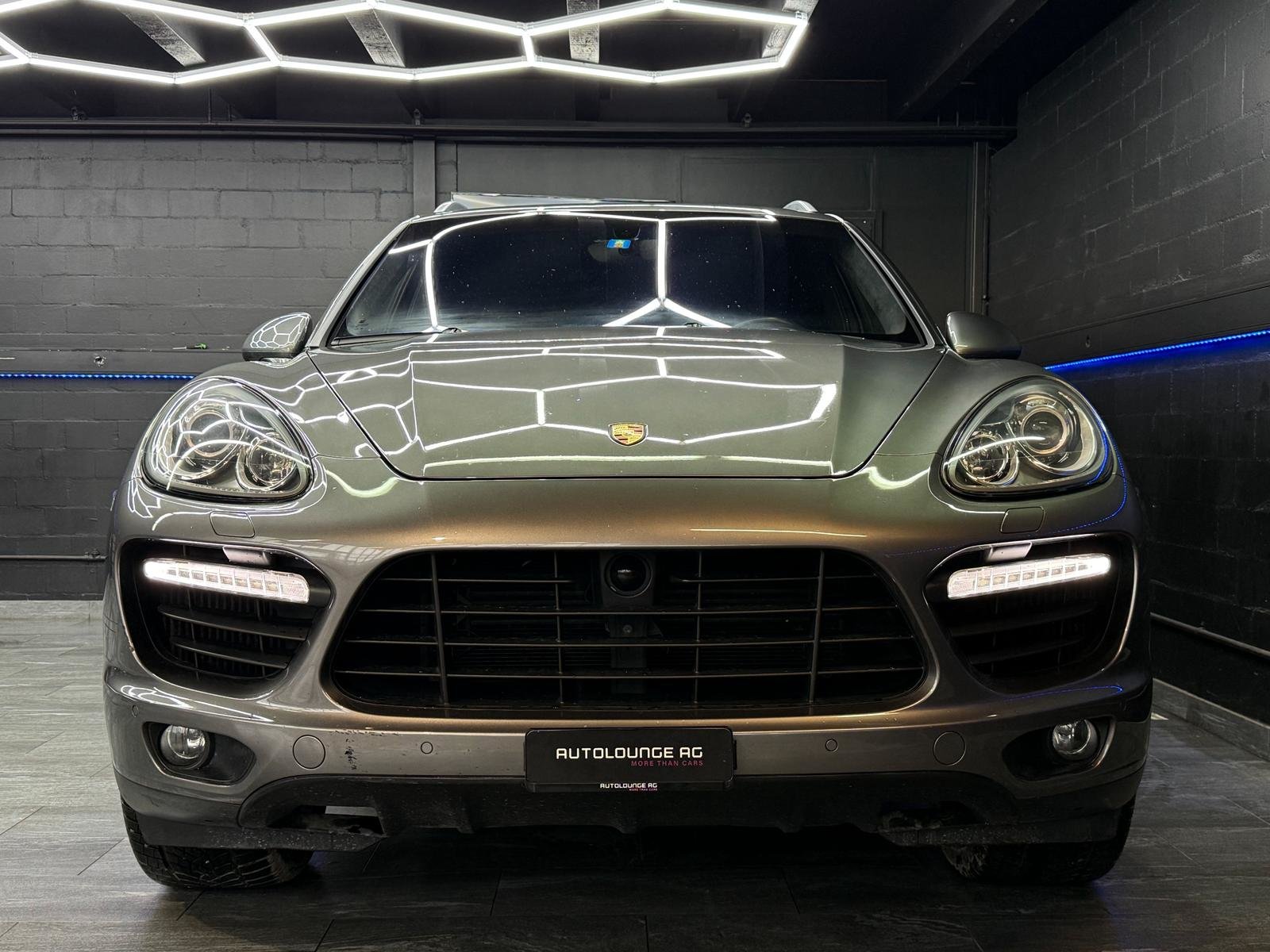 PORSCHE Cayenne Turbo, Petrol, Second hand / Used, Automatic - 3