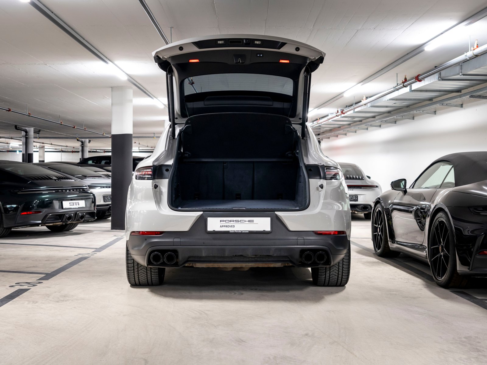 PORSCHE Cayenne Coupé E-Hybrid, Plug-in-Hybrid Petrol/Electric, Second hand / Used, Automatic - 6