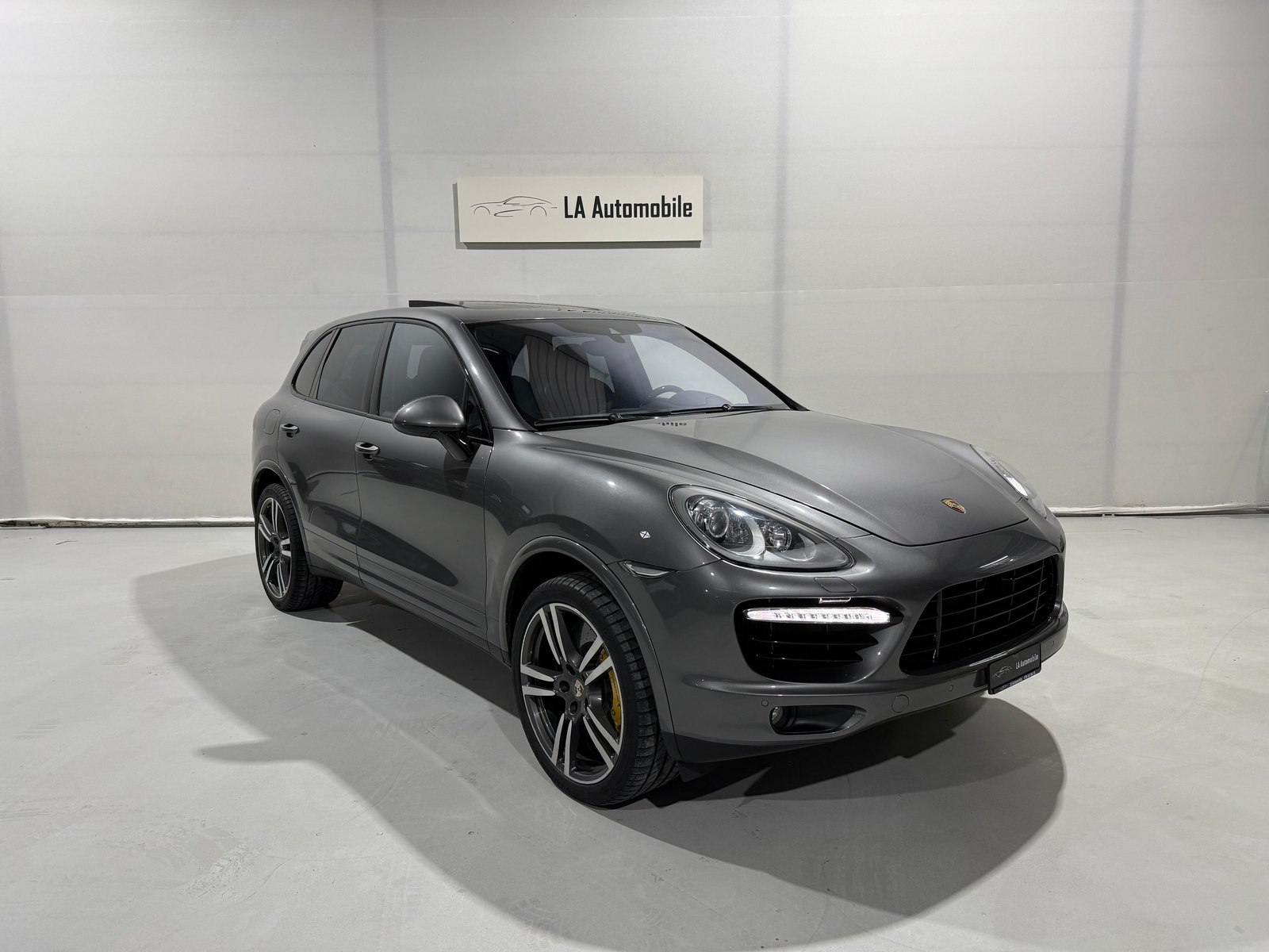 PORSCHE Cayenne Turbo S, Petrol, Second hand / Used, Automatic - 5
