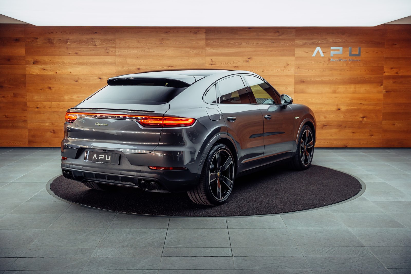 PORSCHE Cayenne Coupé E-Hybrid, Plug-in-Hybrid Petrol/Electric, Second hand / Used, Automatic - 2