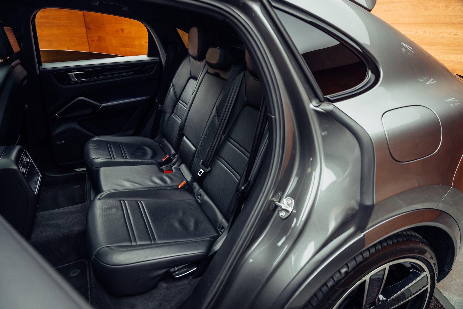 PORSCHE Cayenne Coupé E-Hybrid, Plug-in-Hybrid Petrol/Electric, Second hand / Used, Automatic - 7