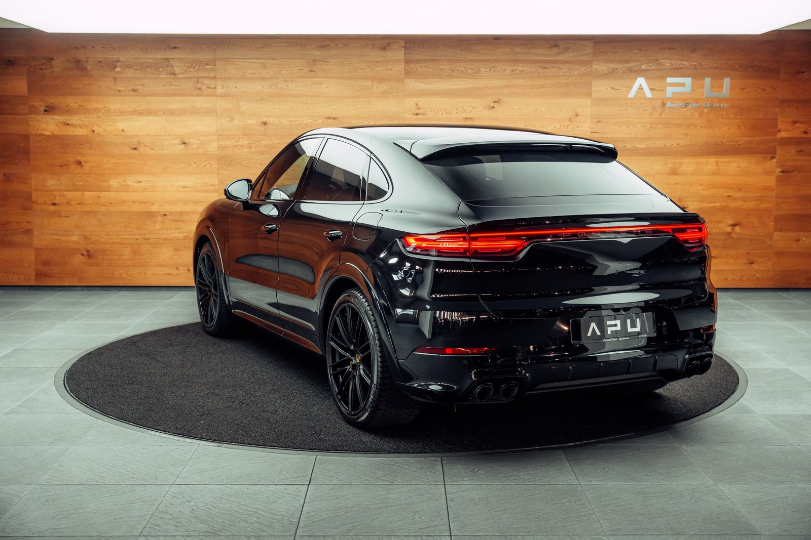 PORSCHE Cayenne Turbo Coupé S E-Hybrid, Plug-in-Hybrid Petrol/Electric, Second hand / Used, Automatic - 3
