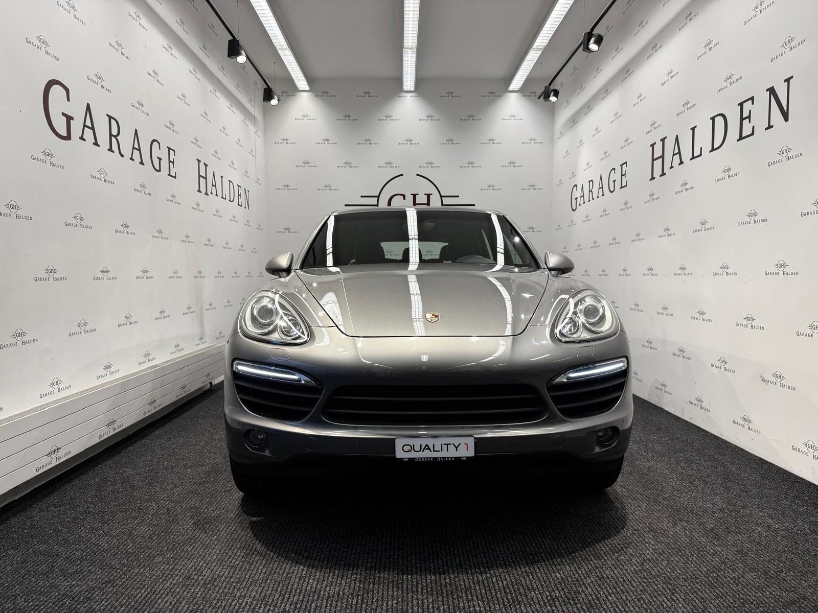 PORSCHE Cayenne 3.0 V6 S Hybrid, Full-Hybrid Petrol/Electric, Second hand / Used, Automatic - 2