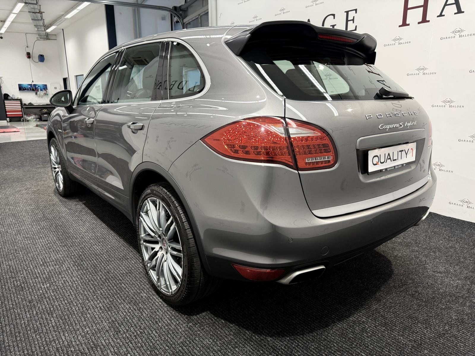PORSCHE Cayenne 3.0 V6 S Hybrid, Full-Hybrid Petrol/Electric, Second hand / Used, Automatic - 4