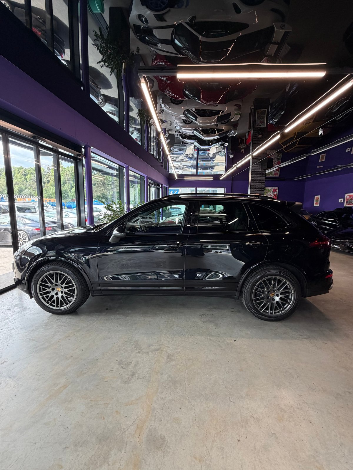 PORSCHE Cayenne Diesel Platinum Edition, Diesel, Second hand / Used, Automatic