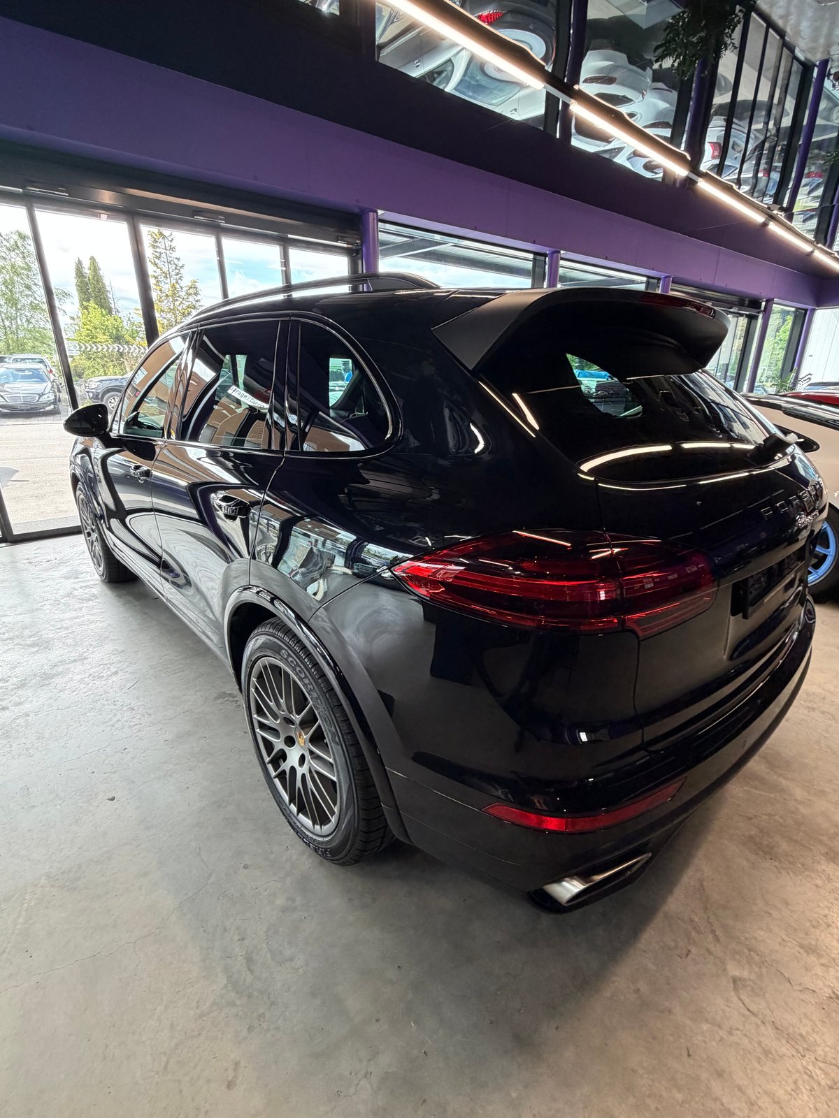 PORSCHE Cayenne Diesel Platinum Edition, Diesel, Second hand / Used, Automatic - 4